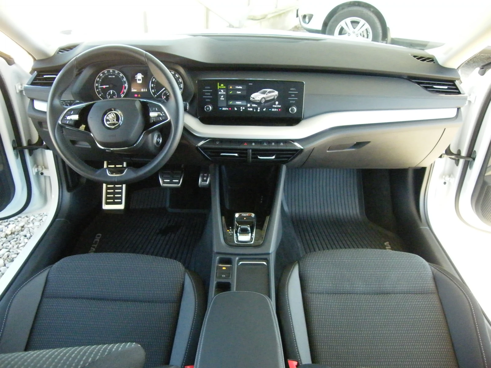 Skoda Octavia 2.0TDI 150kc 4x4 DSG, снимка 16 - Автомобили и джипове - 56073342