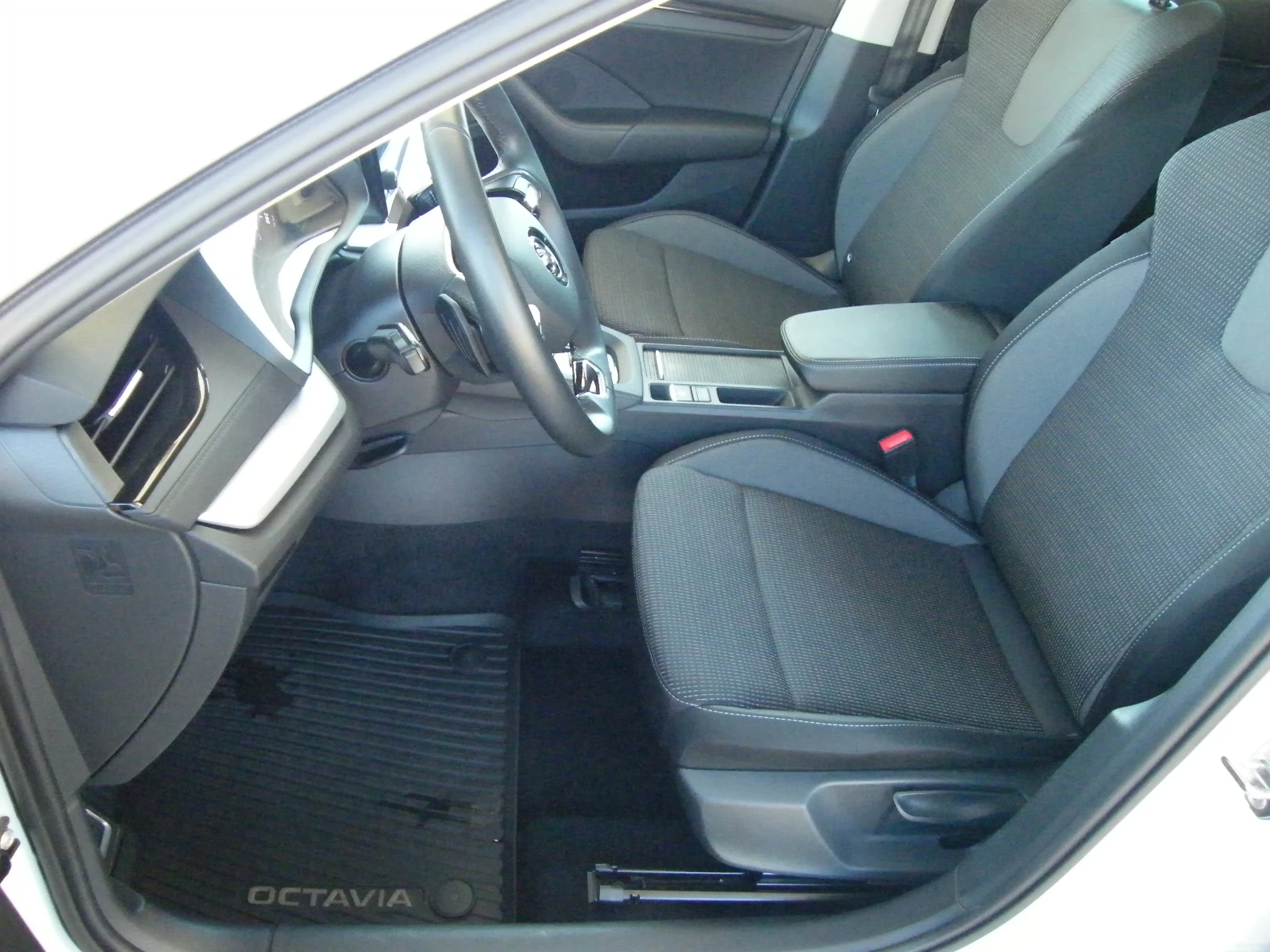 Skoda Octavia 2.0TDI 150kc 4x4 DSG, снимка 9 - Автомобили и джипове - 56073342