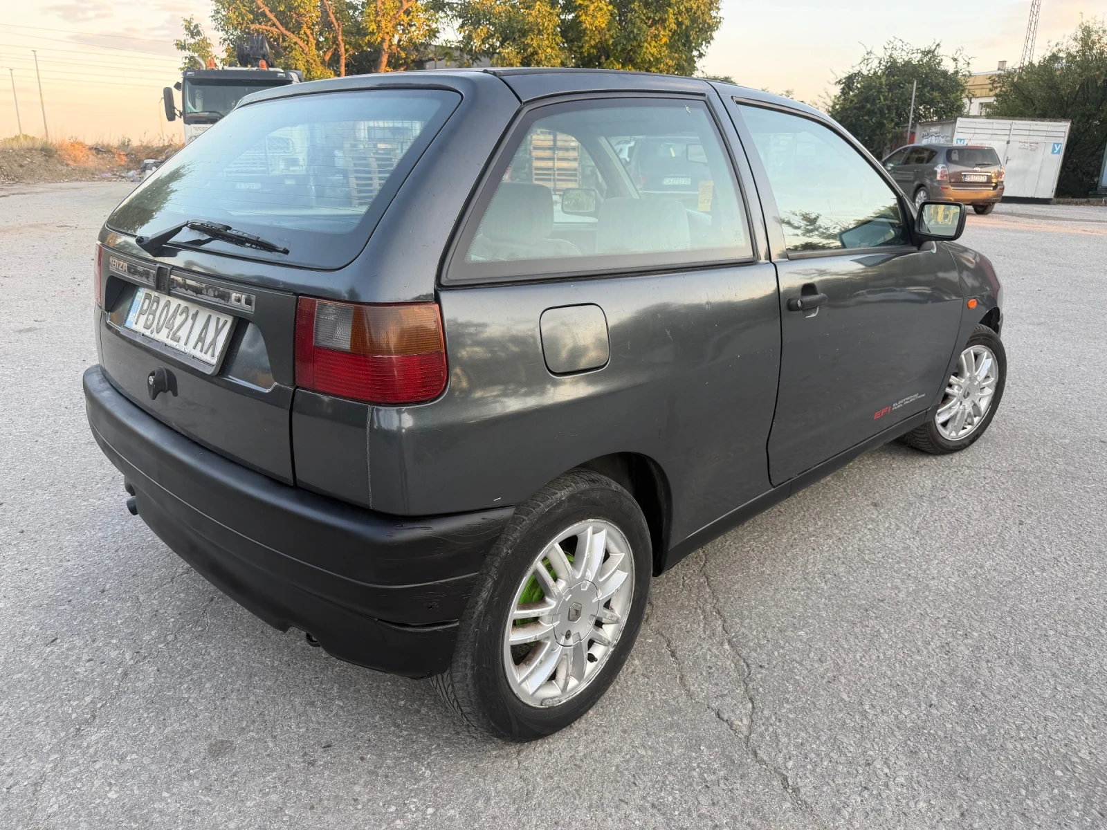 Seat Ibiza 1.3, снимка 4 - Автомобили и джипове - 56106062