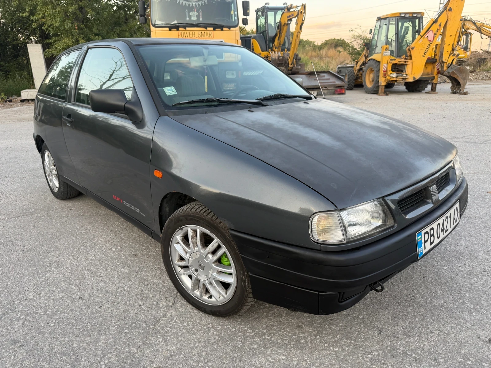Seat Ibiza 1.3, снимка 6 - Автомобили и джипове - 56106062