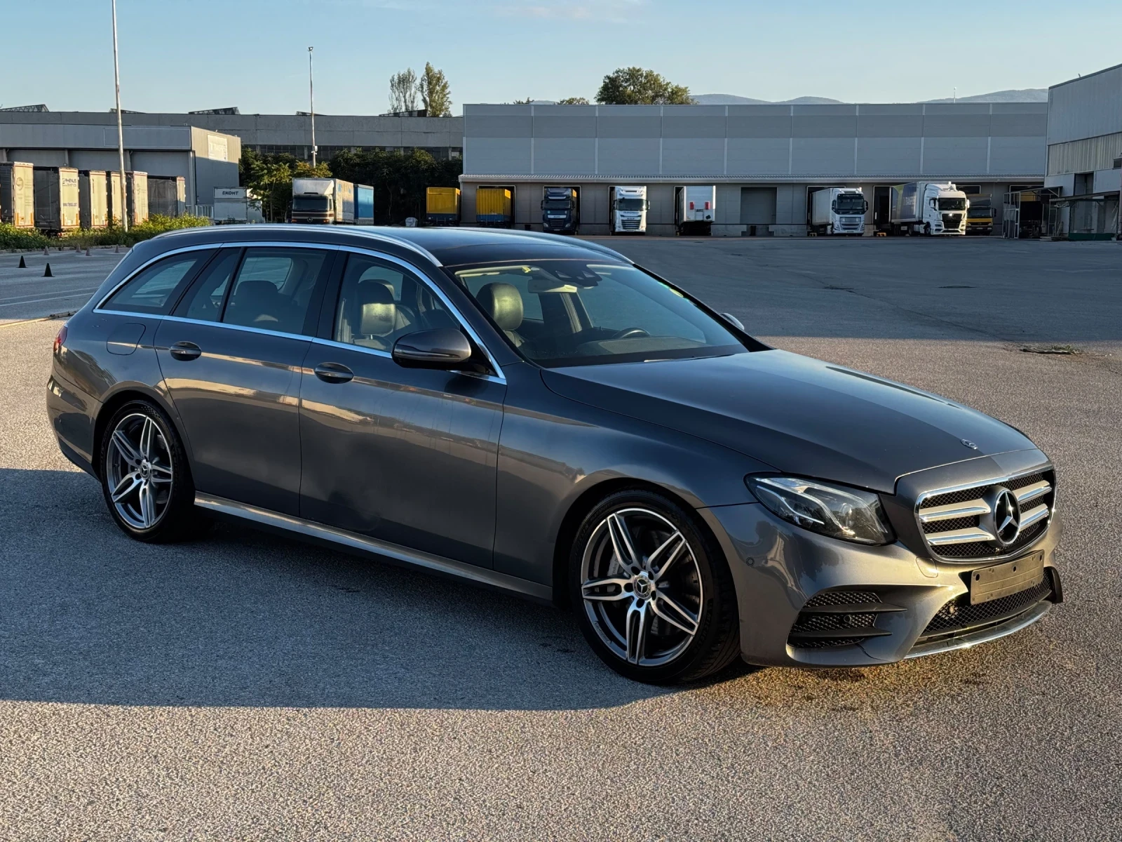 Mercedes-Benz E 350 AMG HeadU4matik Панорама Дигитал 19  въздух Рекаро, снимка 2 - Автомобили и джипове - 56134845