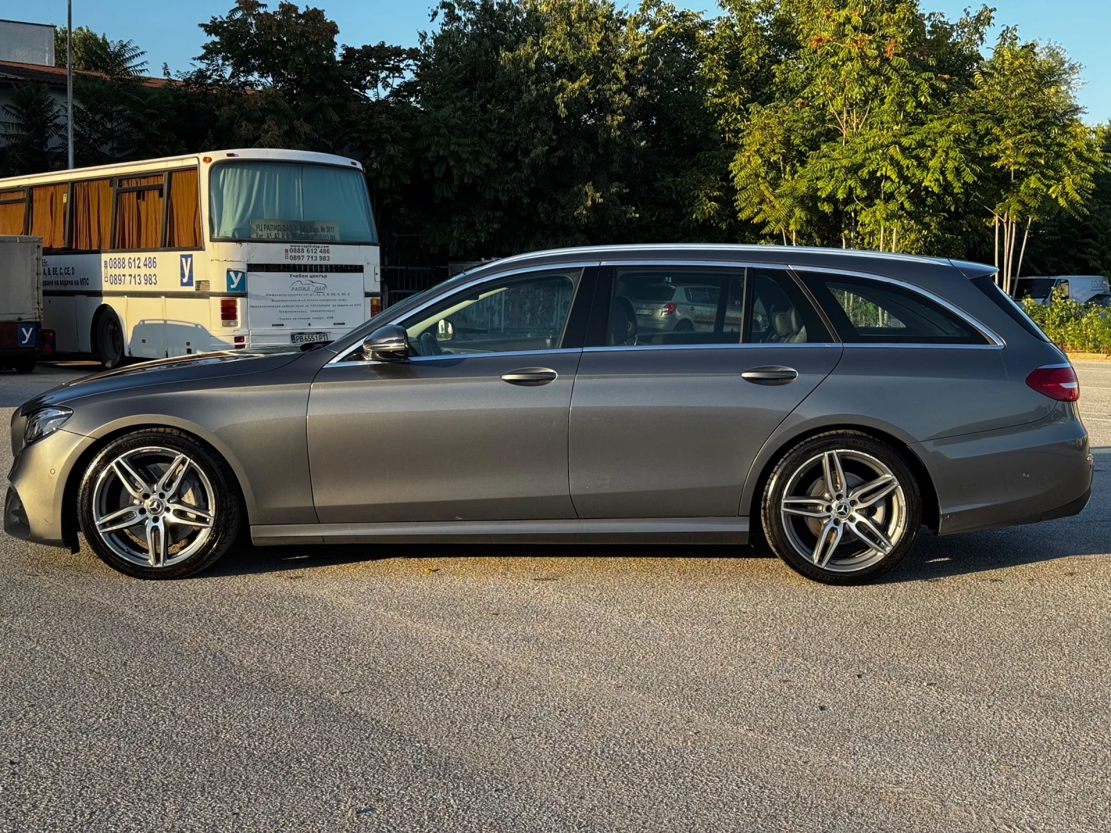 Mercedes-Benz E 350 AMG HeadU4matik Панорама Дигитал 19  въздух Рекаро, снимка 9 - Автомобили и джипове - 56134845