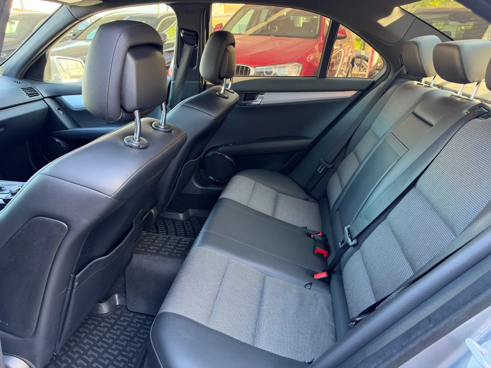 Mercedes-Benz C 250 CGI Avantgarde/AMG AppleCarPlay Camera ��������� | Mobile.bg � ����������� 17