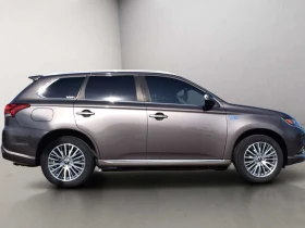 Mitsubishi Outlander * ПАНО* KEYLESS* Camera* ПОДГРЕВ* , снимка 3