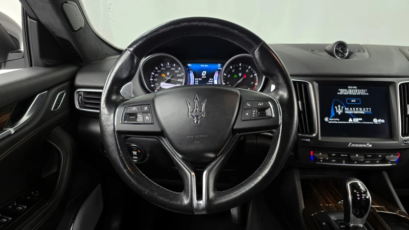 Maserati Levante 3.0 AWD LUXURY, снимка 13 - Автомобили и джипове - 52454854