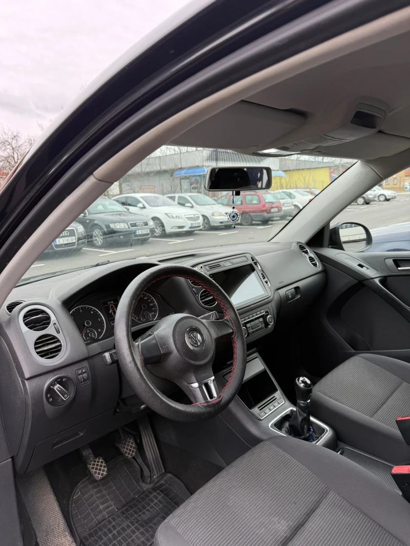 VW Tiguan 2.0 TDi, снимка 9 - Автомобили и джипове - 53489146