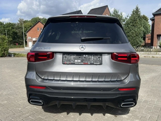 Mercedes-Benz GLB 200 AMG Line LED Navi 7 seat 360 Cam, снимка 4 - Автомобили и джипове - 56159105