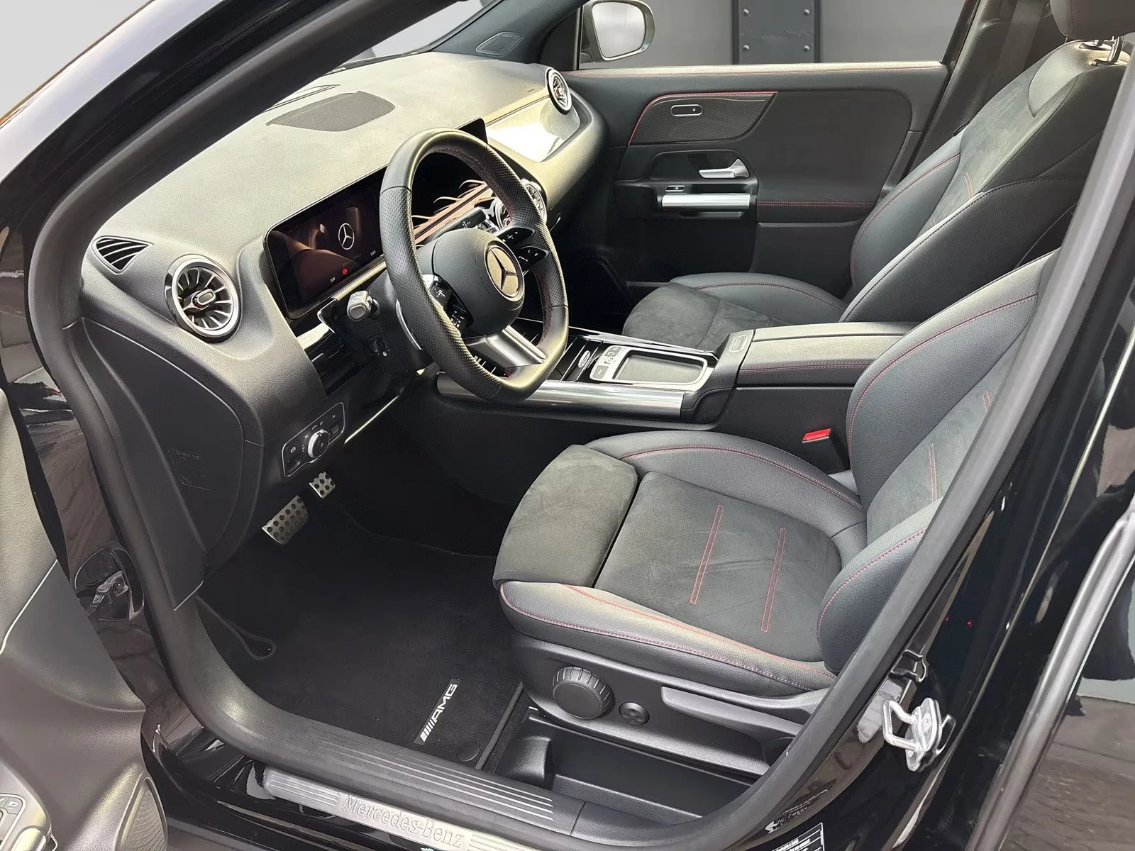 Mercedes-Benz GLA 220 d 4MATIC AMG Line - изображение 3