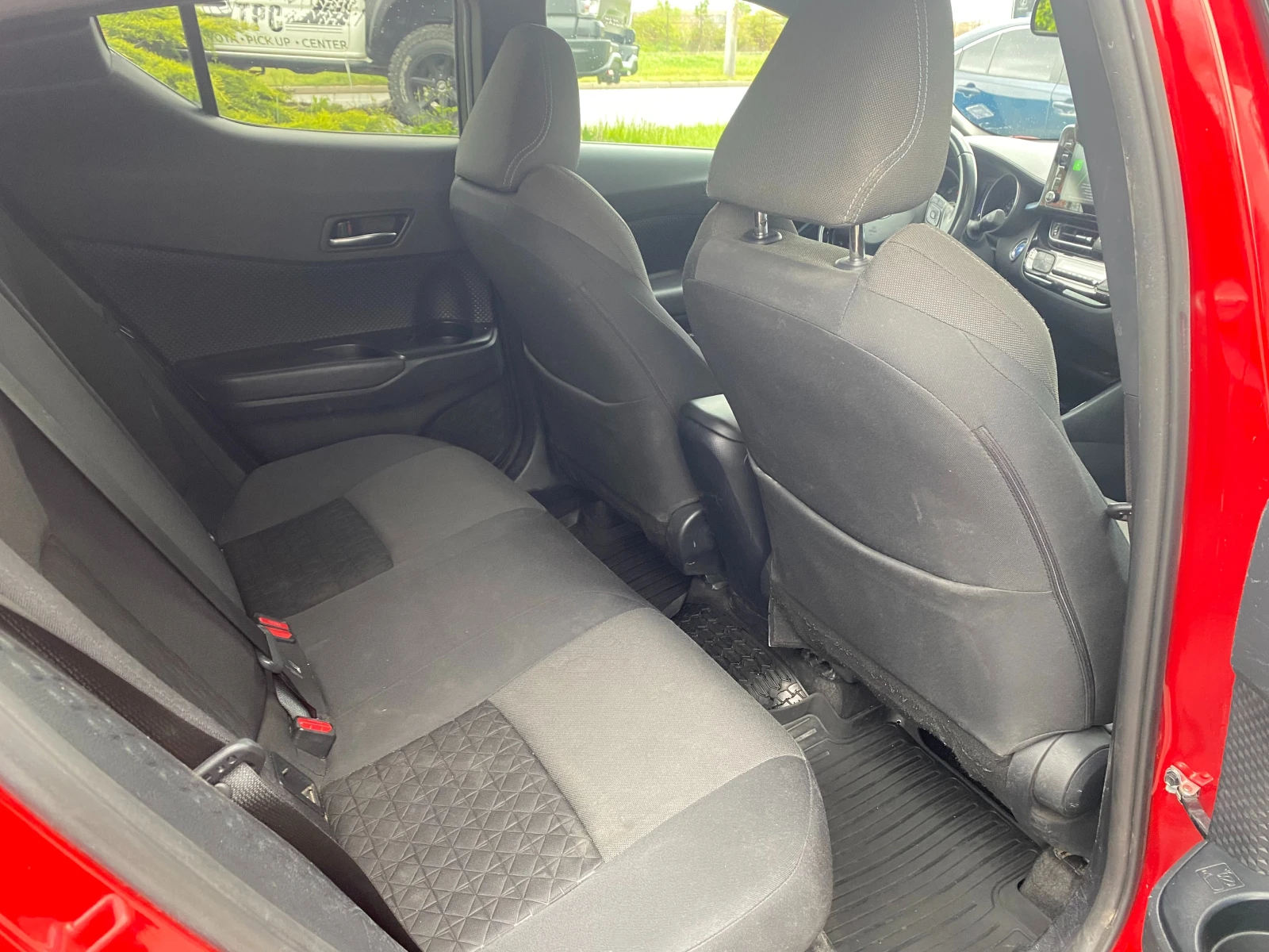 Toyota C-HR 1.8H Club, снимка 13 - Автомобили и джипове - 54409526