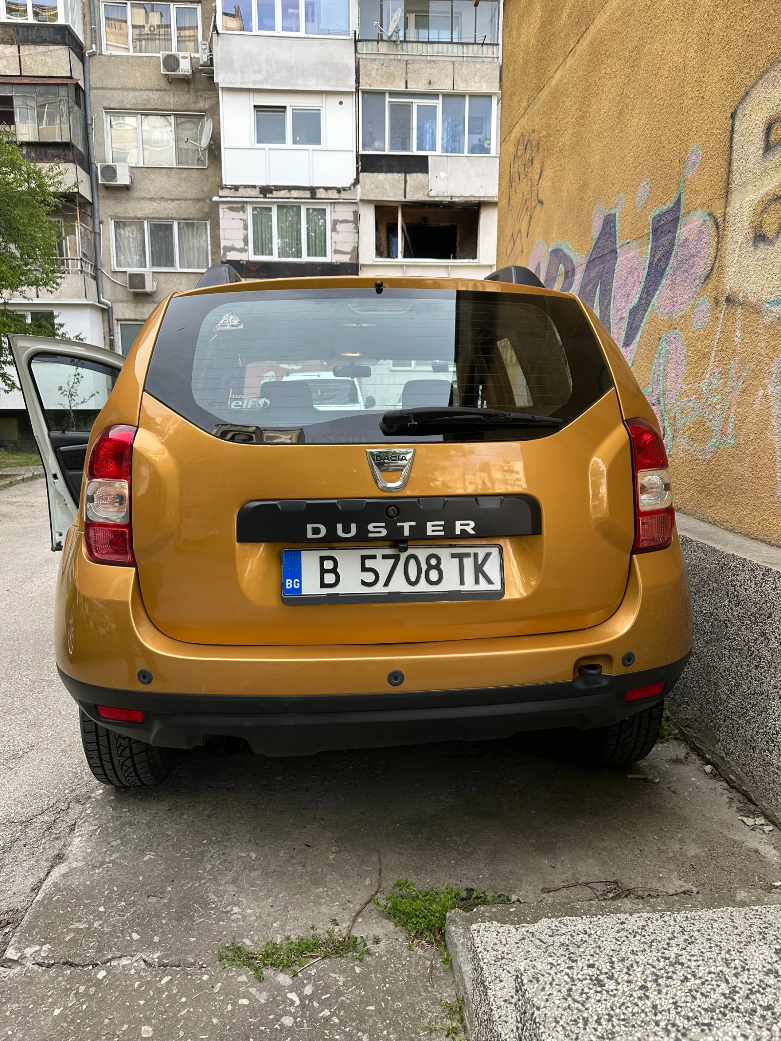 Dacia Duster 1.6, снимка 9 - Автомобили и джипове - 54430796