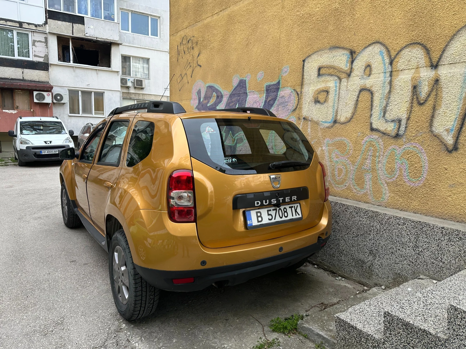 Dacia Duster 1.6, снимка 2 - Автомобили и джипове - 54430796