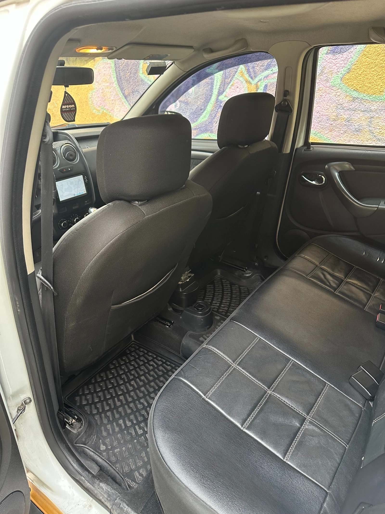 Dacia Duster 1.6, снимка 7 - Автомобили и джипове - 54430796