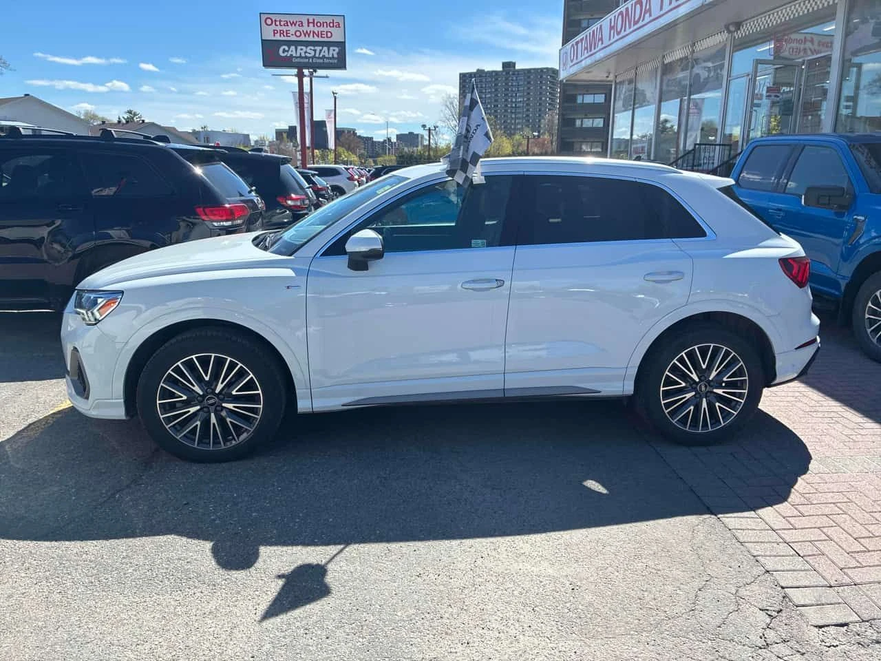 Audi Q3 Technik/ПАНОРАМА/360/ДИСТРОНИК, снимка 3 - Автомобили и джипове - 54549737