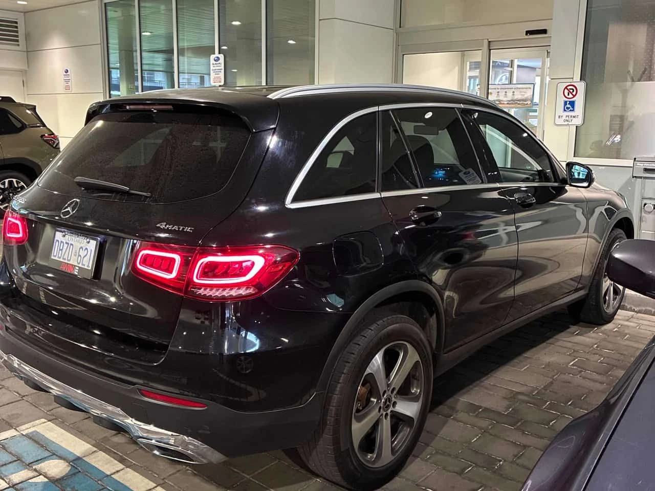Mercedes-Benz GLC 300 4MATIC/ПАНОРАМА/ПОДГРЕВИ, снимка 4 - Автомобили и джипове - 55157005