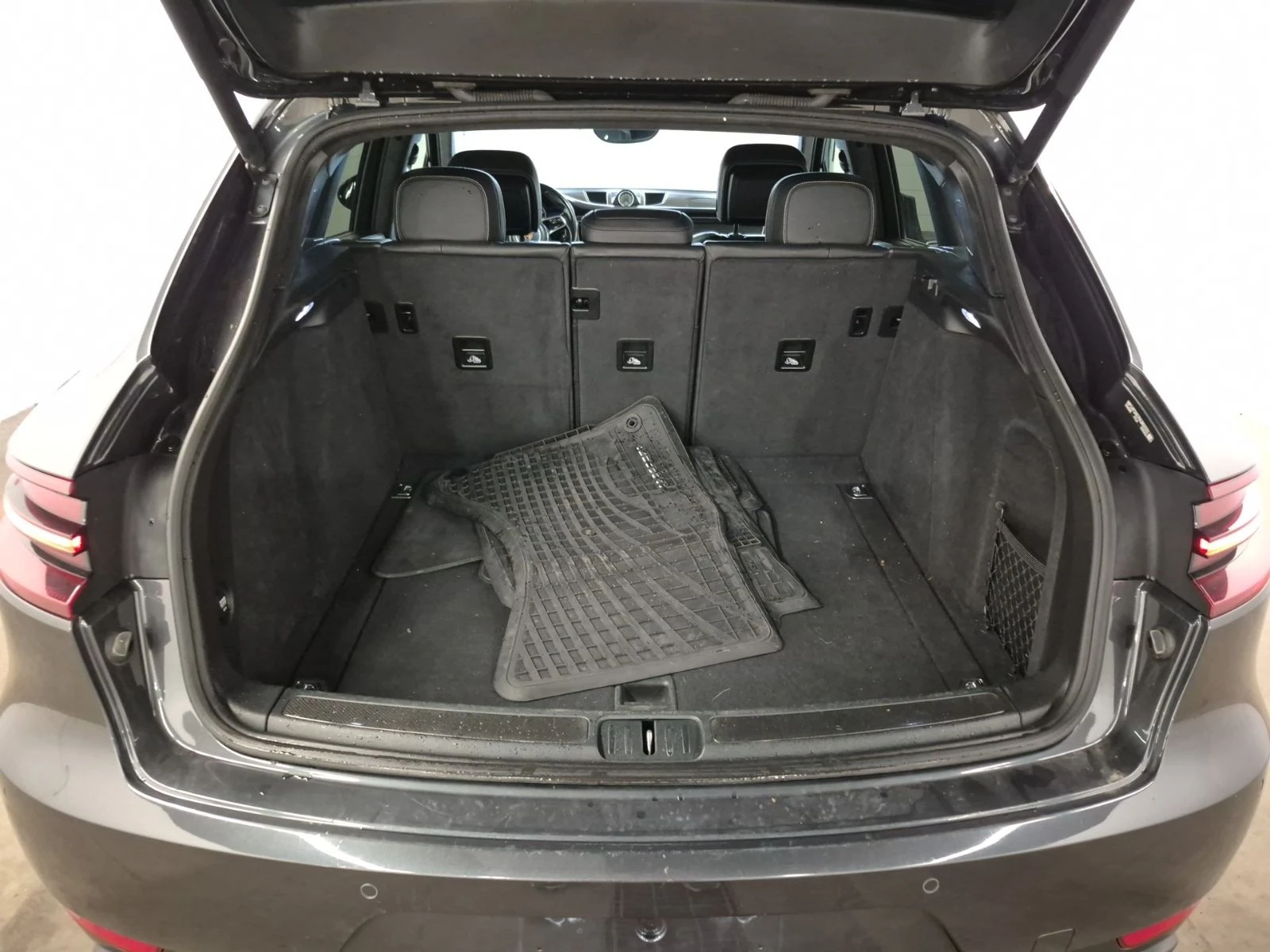 Porsche Macan Turbo | BOSE | Sport Chrono | Пано | Подгрев, снимка 13 - Автомобили и джипове - 55270997