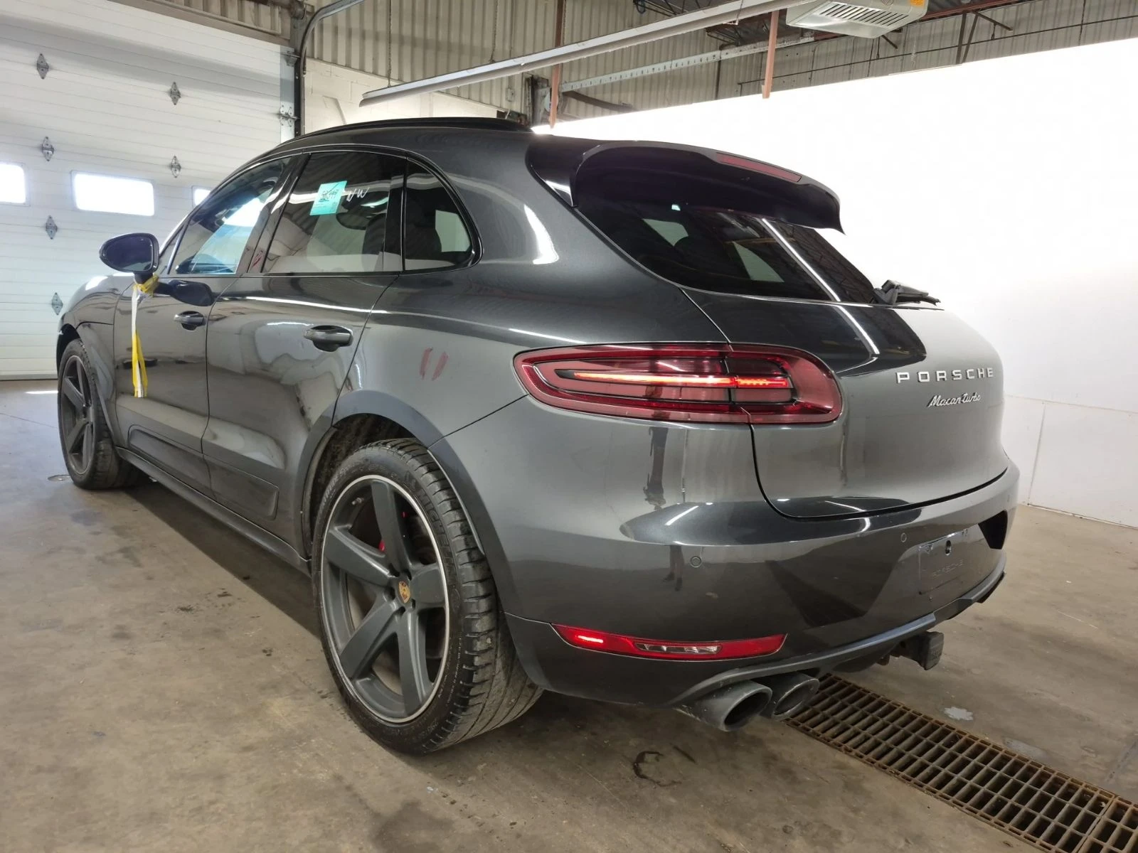 Porsche Macan Turbo | BOSE | Sport Chrono | Пано | Подгрев, снимка 3 - Автомобили и джипове - 55270997