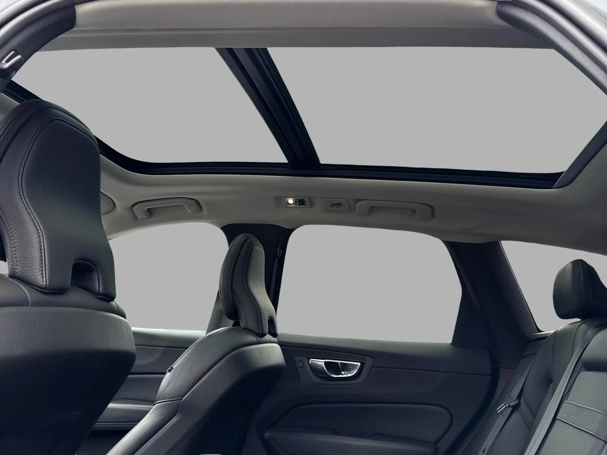 Volvo XC60 T6 Momentum AWD | 316 к.с. | Heated Seats, снимка 8 - Автомобили и джипове - 55315275