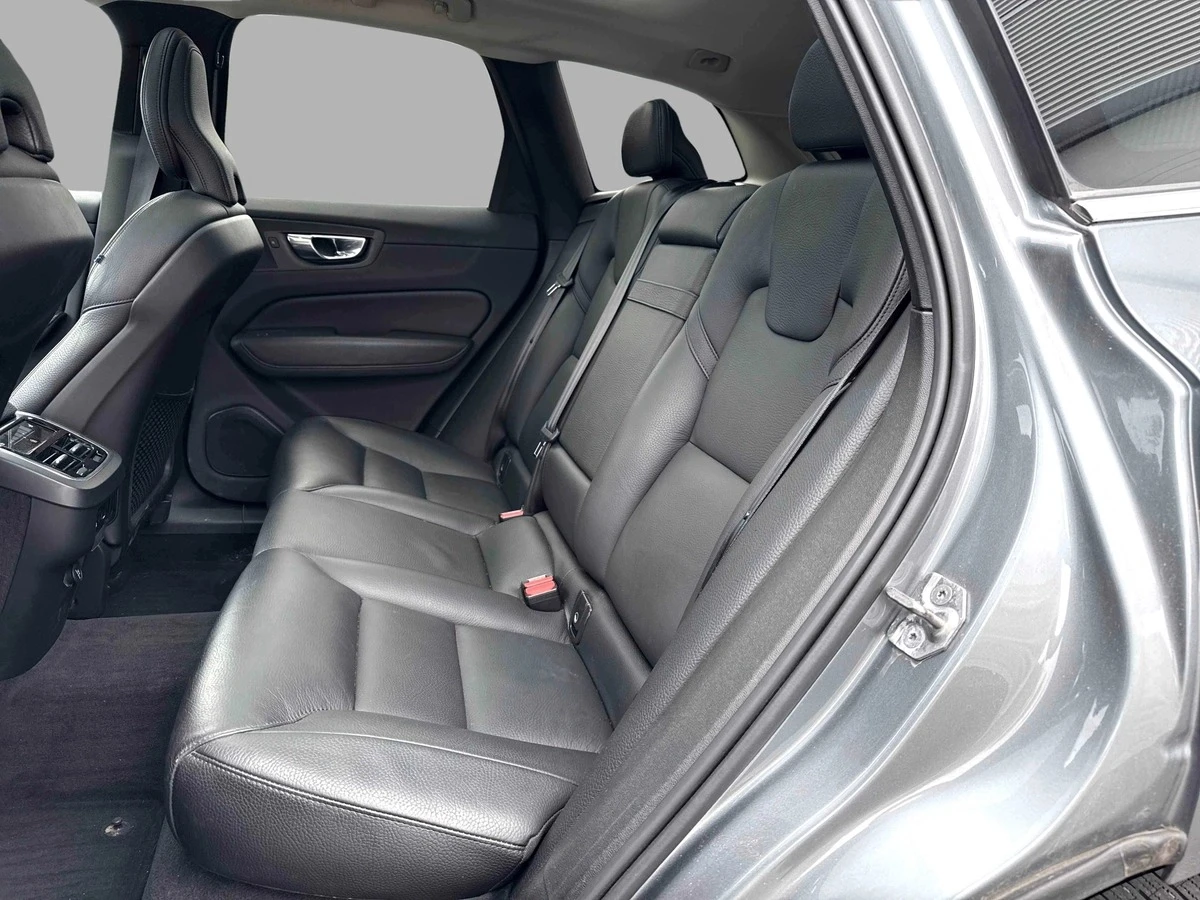 Volvo XC60 T6 Momentum AWD | 316 к.с. | Heated Seats, снимка 10 - Автомобили и джипове - 55315275