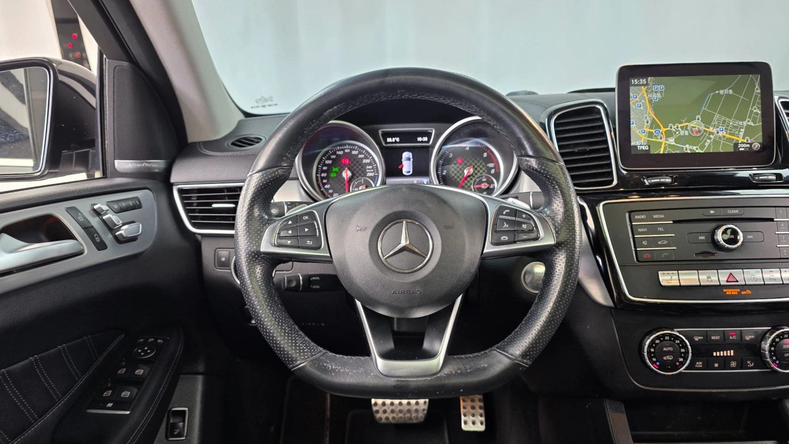 Mercedes-Benz GLE 350 | HARMAN/K | ТЕЛЕВИЗОРИ | 360 | ПАНОРАМА | , снимка 12 - Автомобили и джипове - 55404632