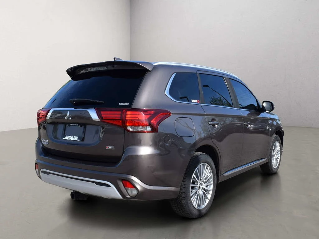 Mitsubishi Outlander * ПАНО* KEYLESS* Camera* ПОДГРЕВ* , снимка 5 - Автомобили и джипове - 55433209