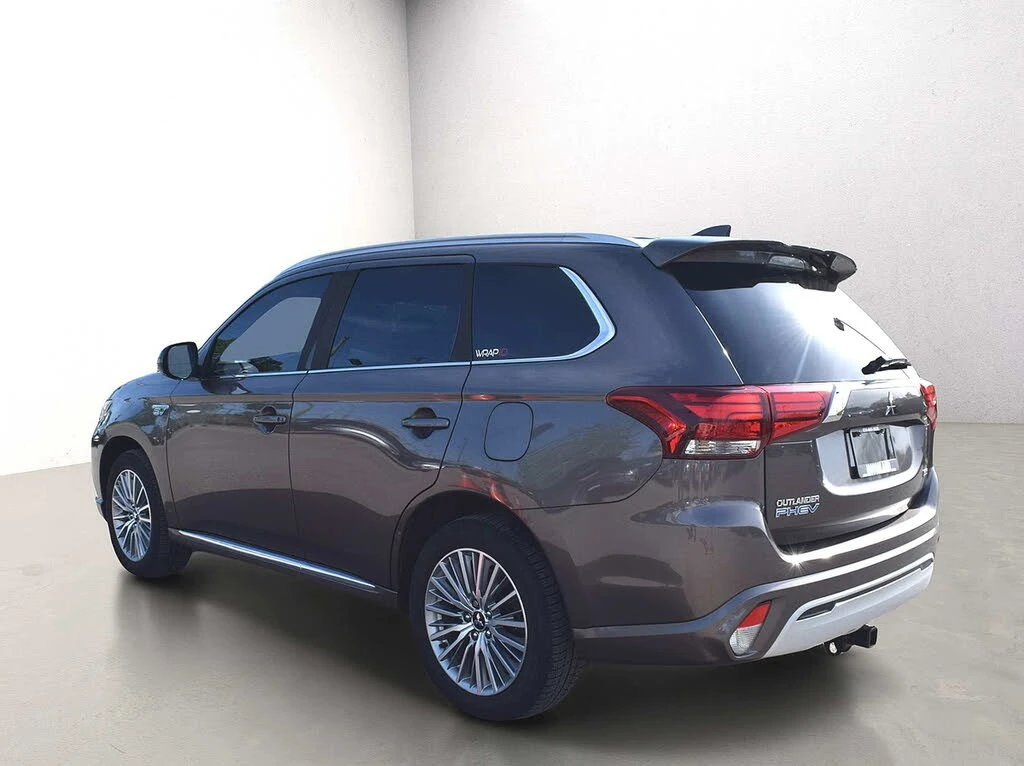 Mitsubishi Outlander * ПАНО* KEYLESS* Camera* ПОДГРЕВ* , снимка 7 - Автомобили и джипове - 55433209