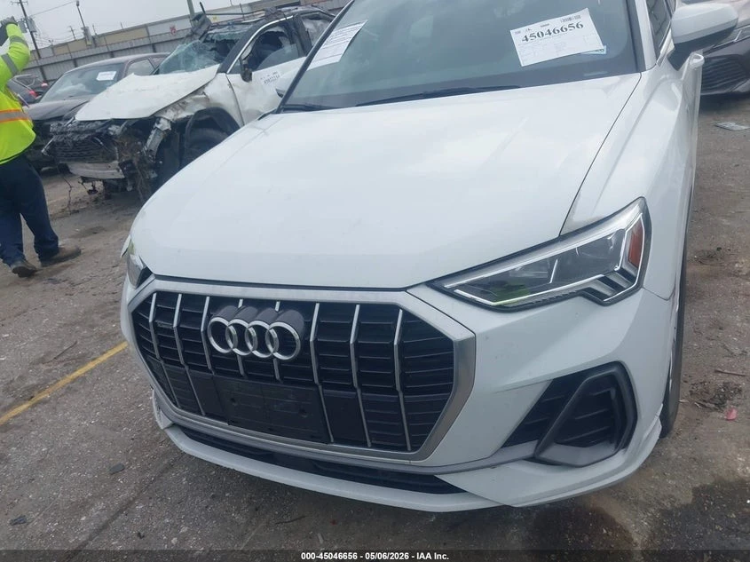 Audi Q3 S LINE * Run & Drive * АвтоКредит * (ЦЕНА ДО БГ), снимка 2 - Автомобили и джипове - 55533032