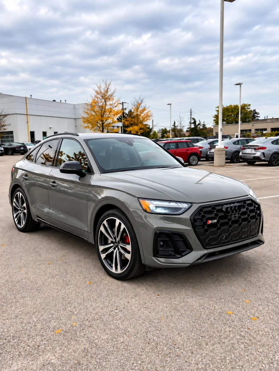 Audi SQ5 Technik* Distr* 360* B&O* Подгрев, снимка 3 - Автомобили и джипове - 56319741