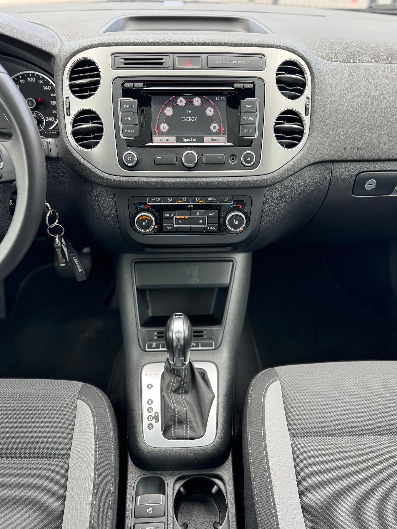 VW Tiguan LIFE 4x4 DSG PANO | Mobile.bg � ����������� 12