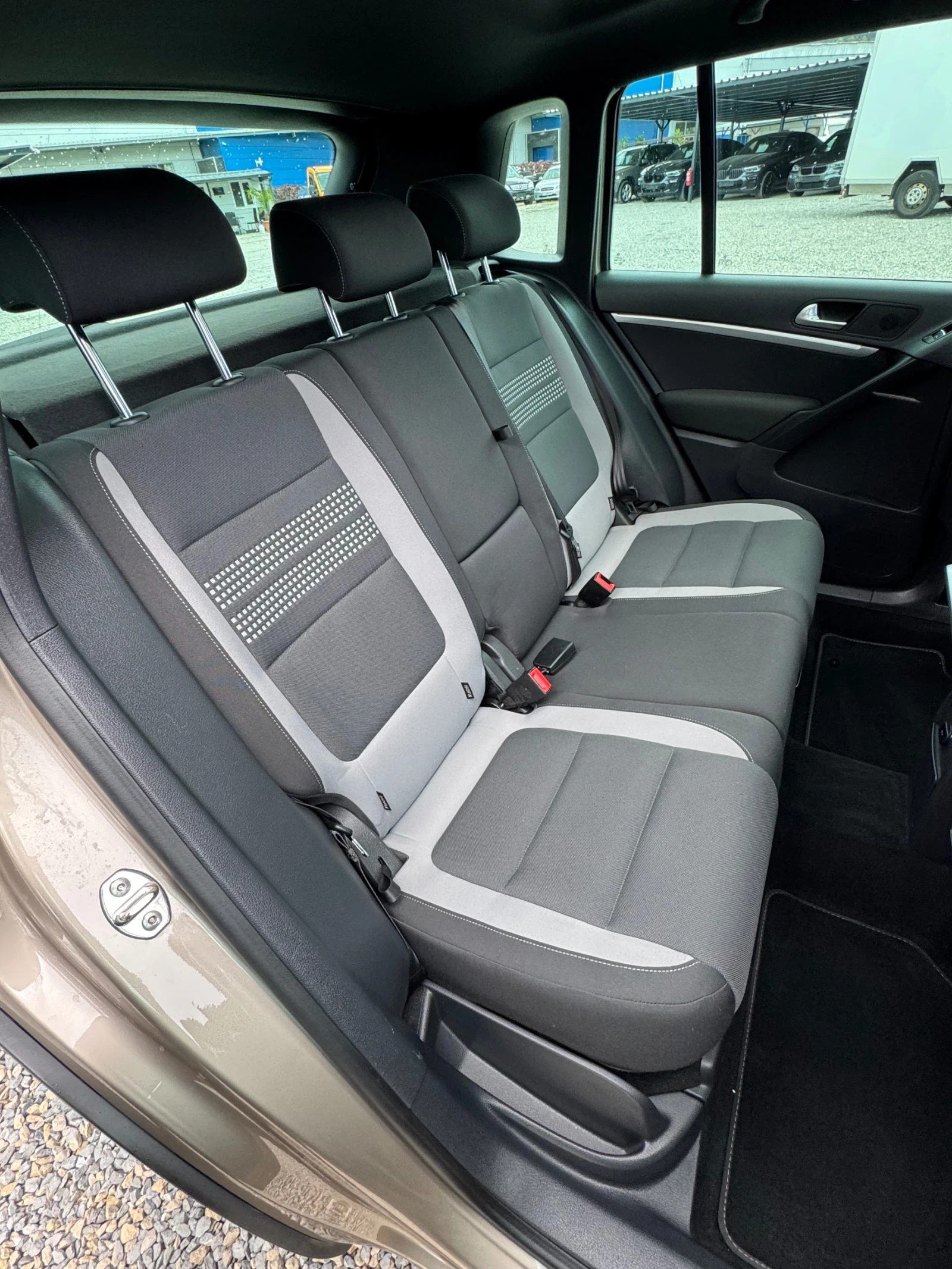 VW Tiguan LIFE 4x4 DSG PANO | Mobile.bg � ����������� 15