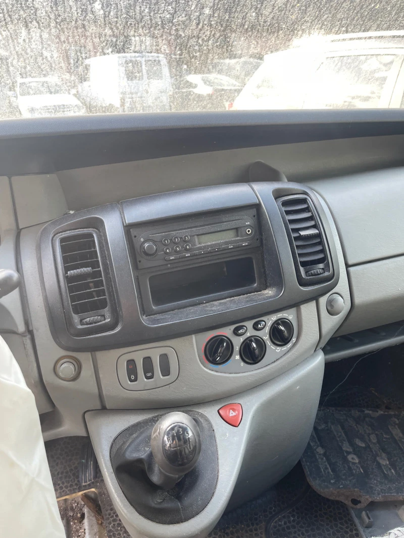 Renault Trafic 2.0tdci 115hp НА ЧАСТИ, снимка 13 - Бусове и автобуси - 47593983