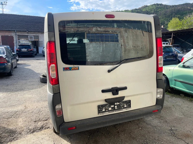 Renault Trafic 2.0tdci 115hp НА ЧАСТИ, снимка 4 - Бусове и автобуси - 47593983