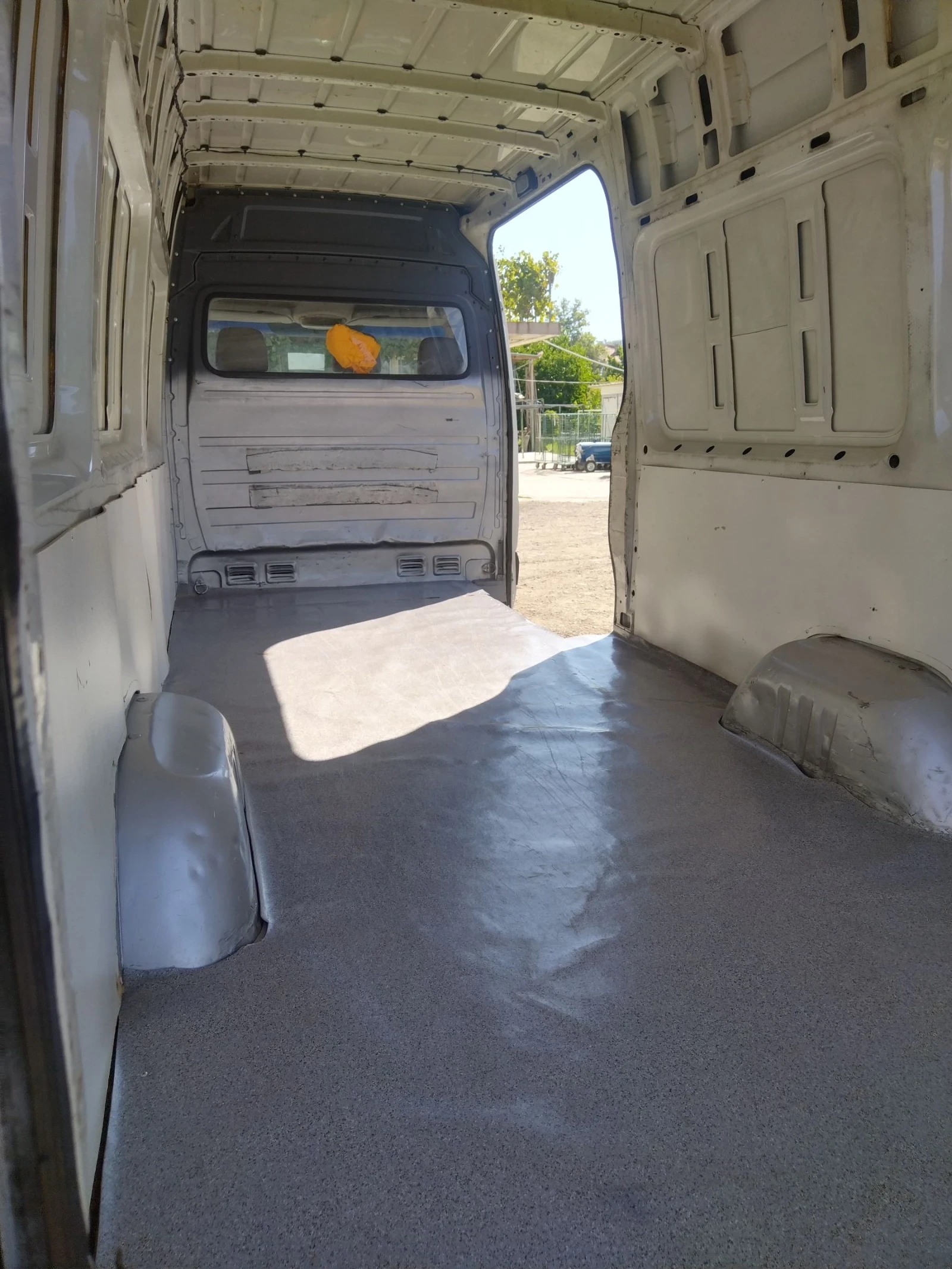 VW Crafter, снимка 9 - Бусове и автобуси - 55728991