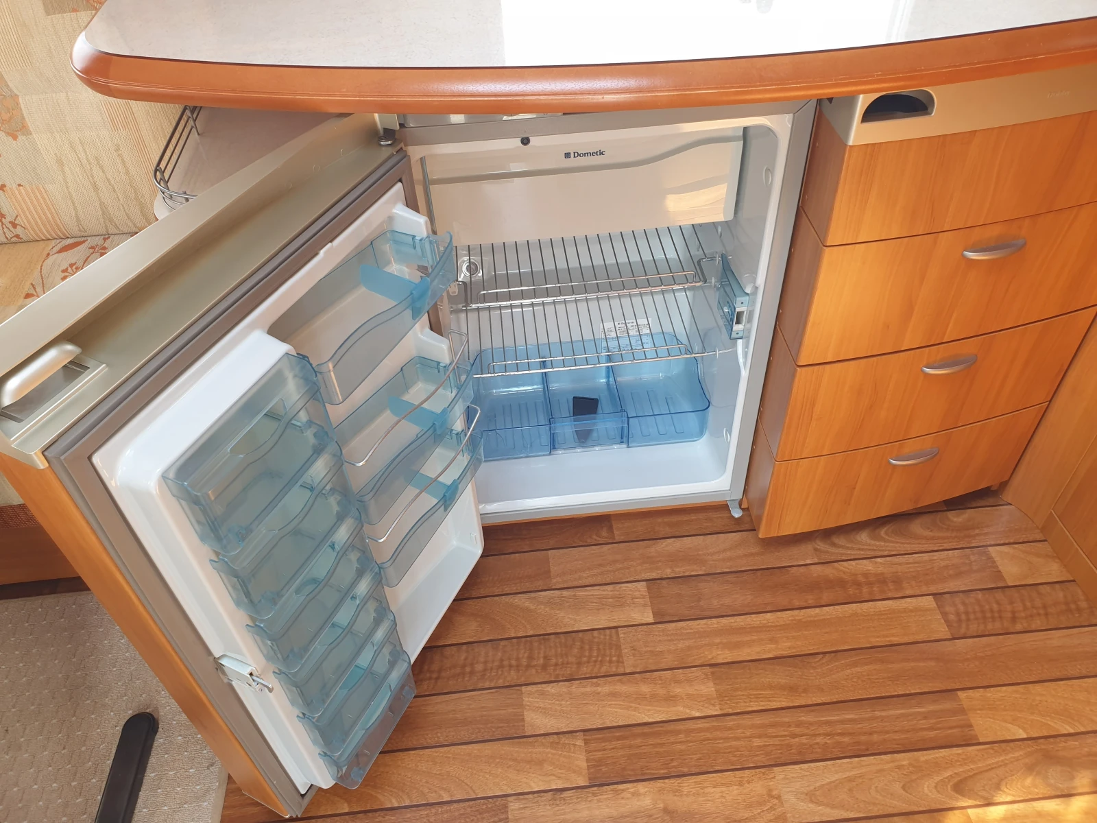 �������� Hobby 495 | Mobile.bg � ����������� 14
