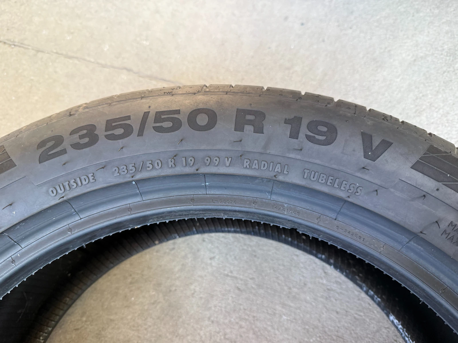 Гуми Летни 235/50R19, снимка 8 - Гуми и джанти - 54925183