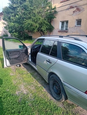 Mercedes-Benz C 220 Продавам  цялата  за части  - изображение 1