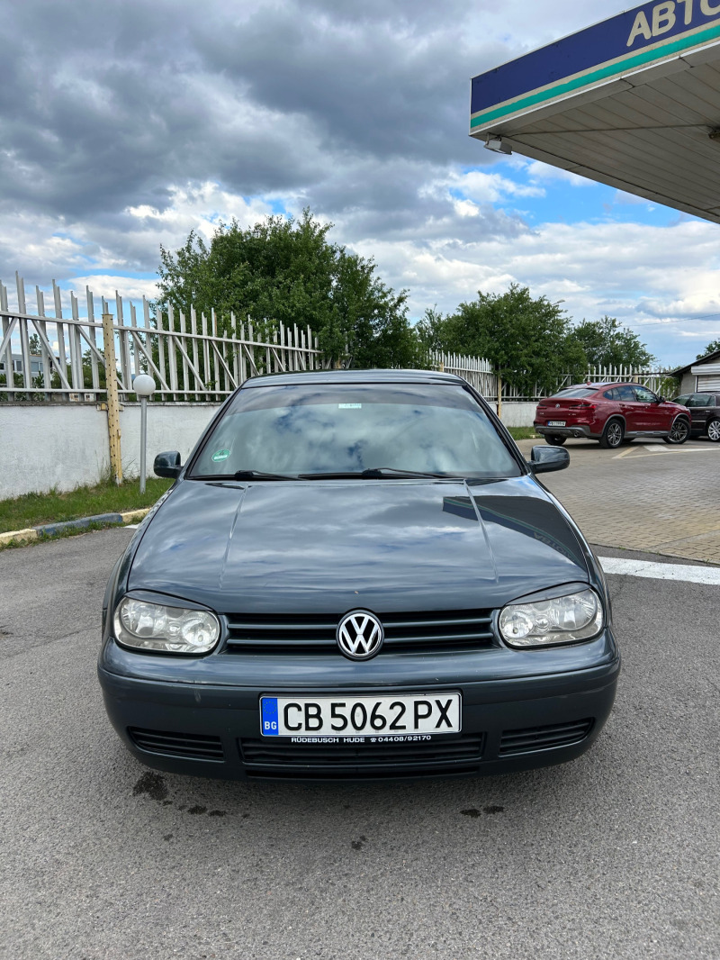 VW Golf, снимка 1 - Автомобили и джипове - 45358528