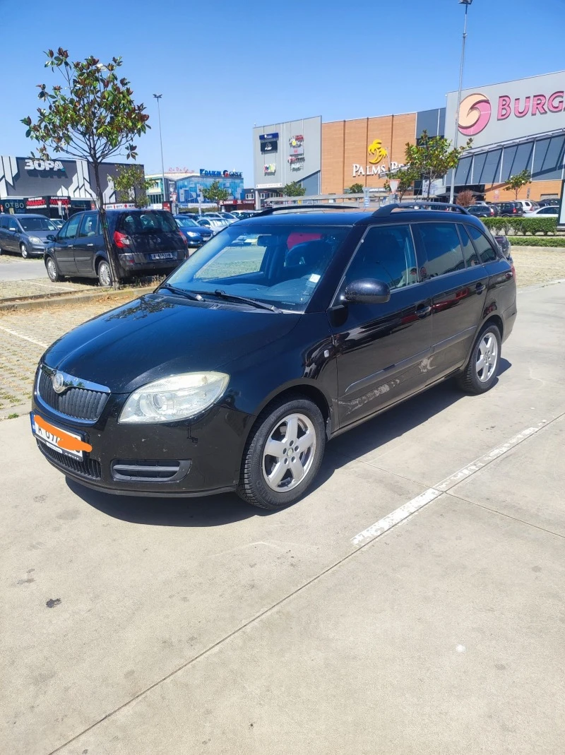 Skoda Fabia 1.2 бензин, снимка 1 - Автомобили и джипове - 48255658