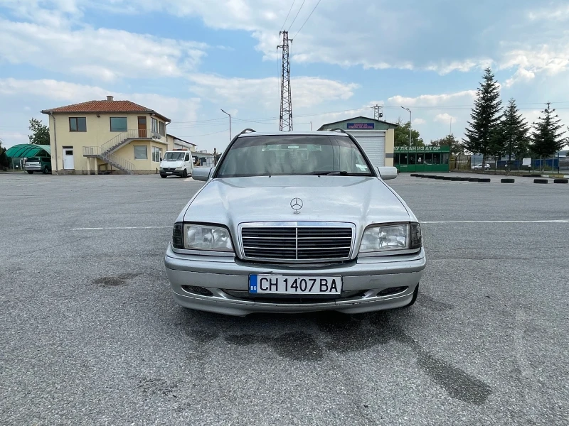 Mercedes-Benz C 180, снимка 4 - Автомобили и джипове - 47335366