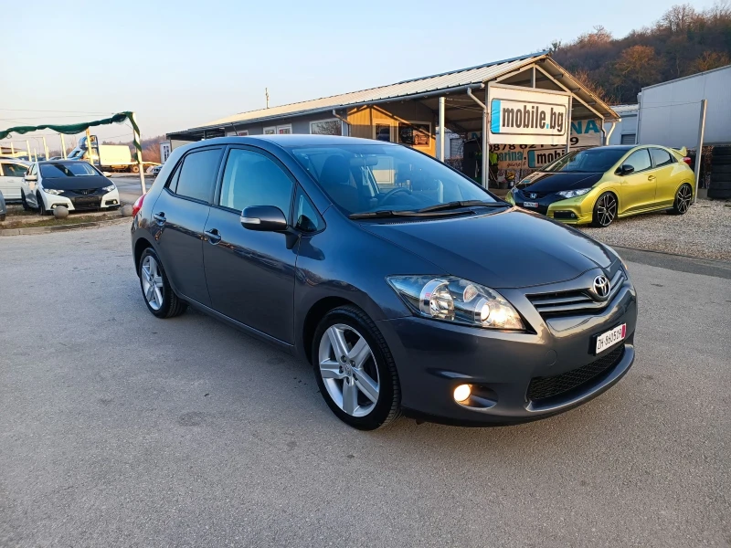 Toyota Auris 1.8i-147кс-ШВЕЙЦАРИЯ-РЪЧКА-6ск-FACELIFT-NAVI, снимка 2 - Автомобили и джипове - 48914522