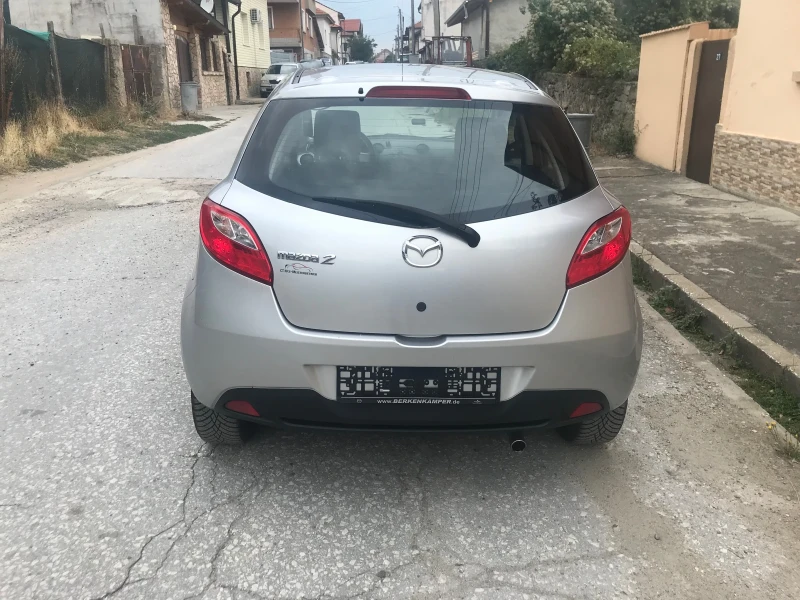 Mazda 2 1.5I AVTOMATIK, снимка 4 - Автомобили и джипове - 51681559
