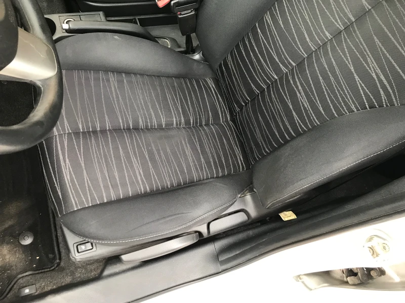 Mazda 2 1.5I AVTOMATIK, снимка 14 - Автомобили и джипове - 51681559