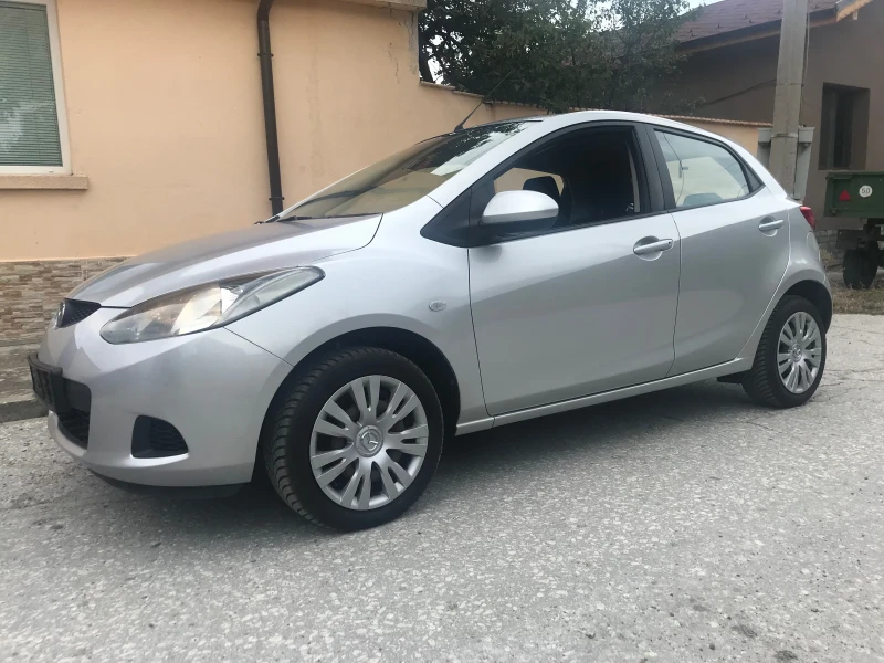 Mazda 2 1.5I AVTOMATIK, снимка 2 - Автомобили и джипове - 51681559
