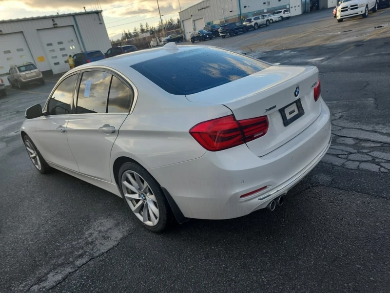 BMW 330 * 330I XDRIVE * CARFAX * БЕЗ ПЪРВОНАЧАЛНА ВНОСКА, снимка 4 - Автомобили и джипове - 52662811