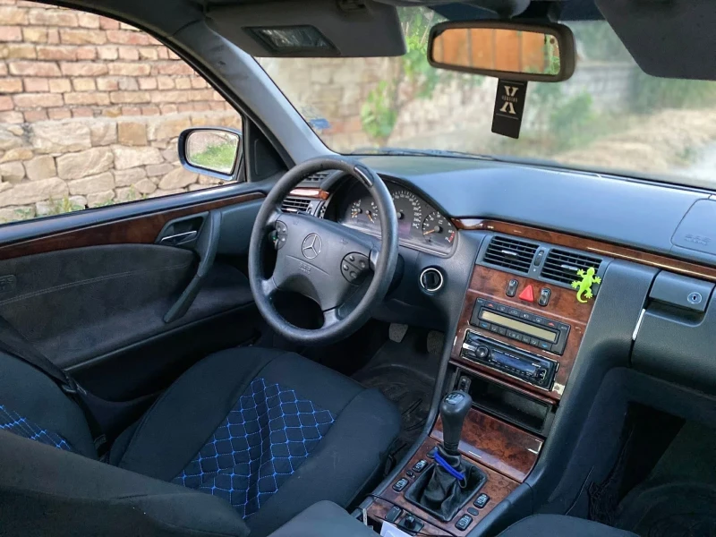 Mercedes-Benz E 200 Kompressor, снимка 6 - Автомобили и джипове - 53066803