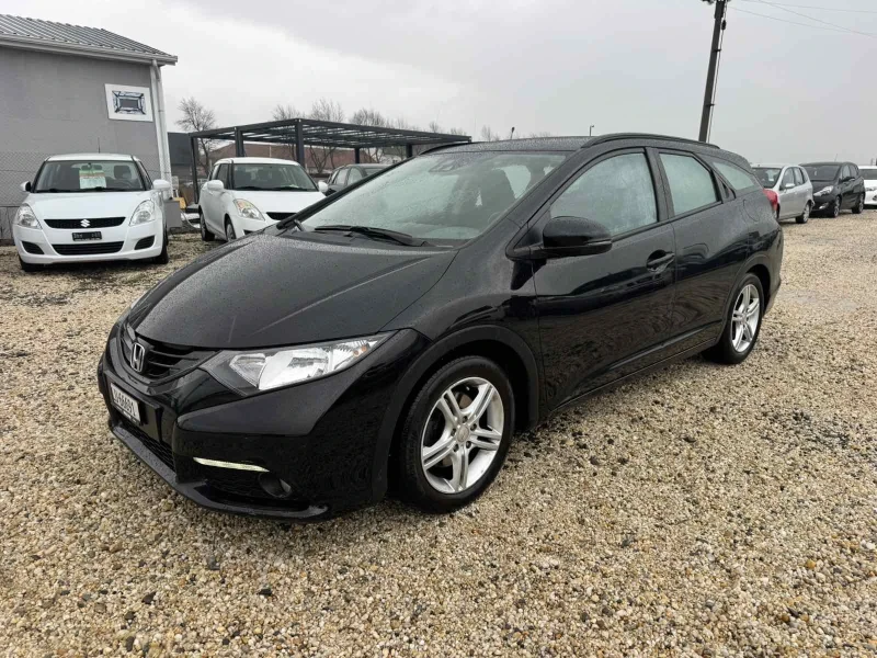 Honda Civic 1.8i Automat, снимка 2 - Автомобили и джипове - 53277087