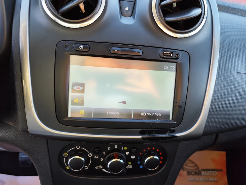 Dacia Sandero 1.2i* ГАЗОВА УРЕДБА* EURO5B* NAVI* 82000km!* , снимка 9 - Автомобили и джипове - 53341920