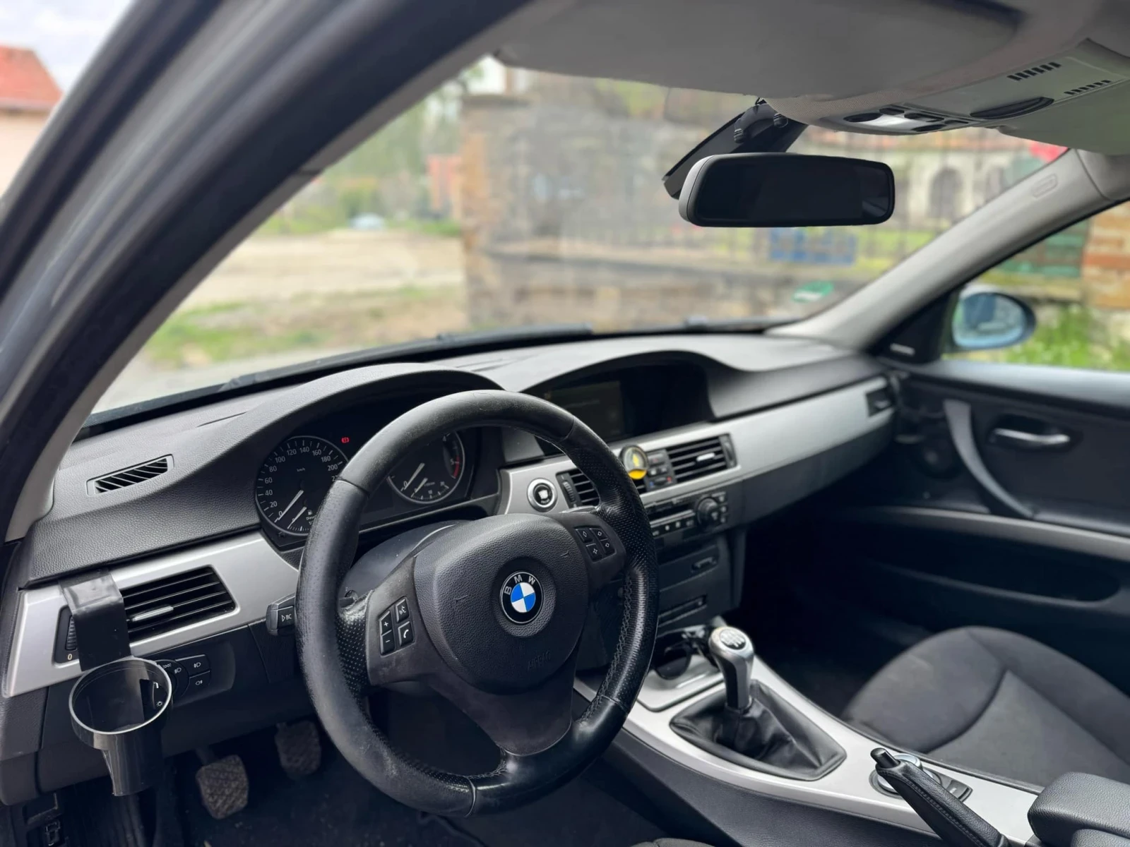 BMW 320 2.0 - изображение 9