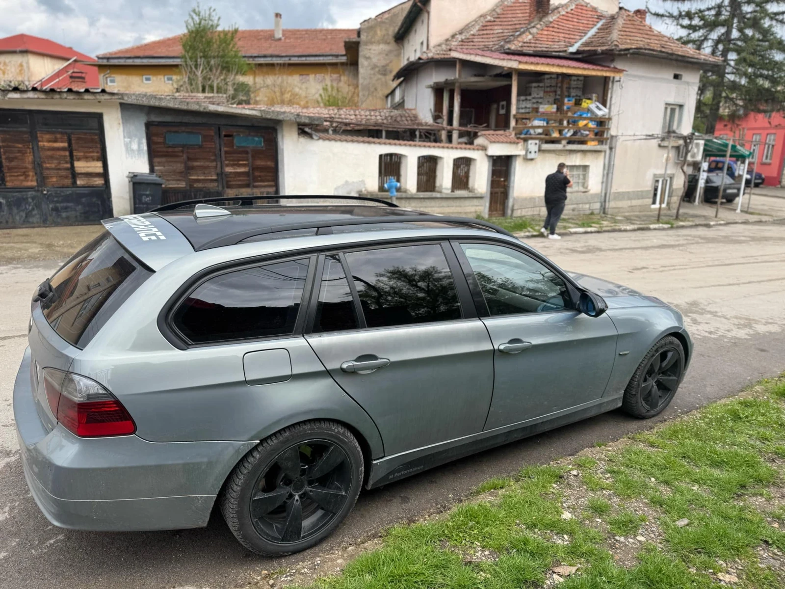 BMW 320 2.0 - изображение 2
