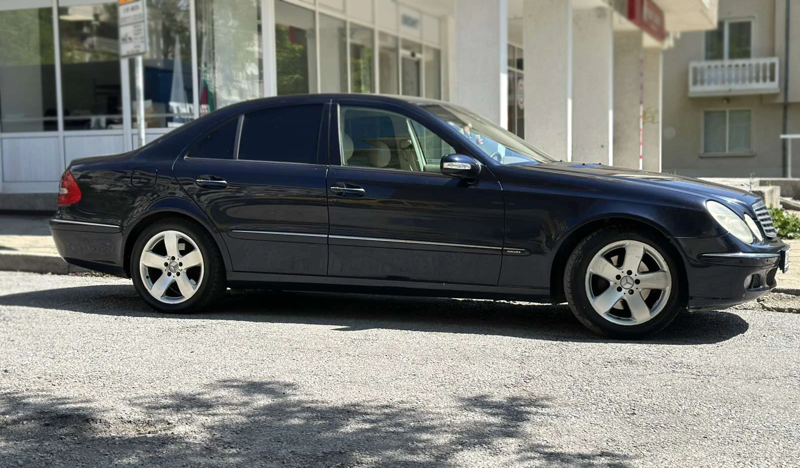 Mercedes-Benz E 320  - изображение 3