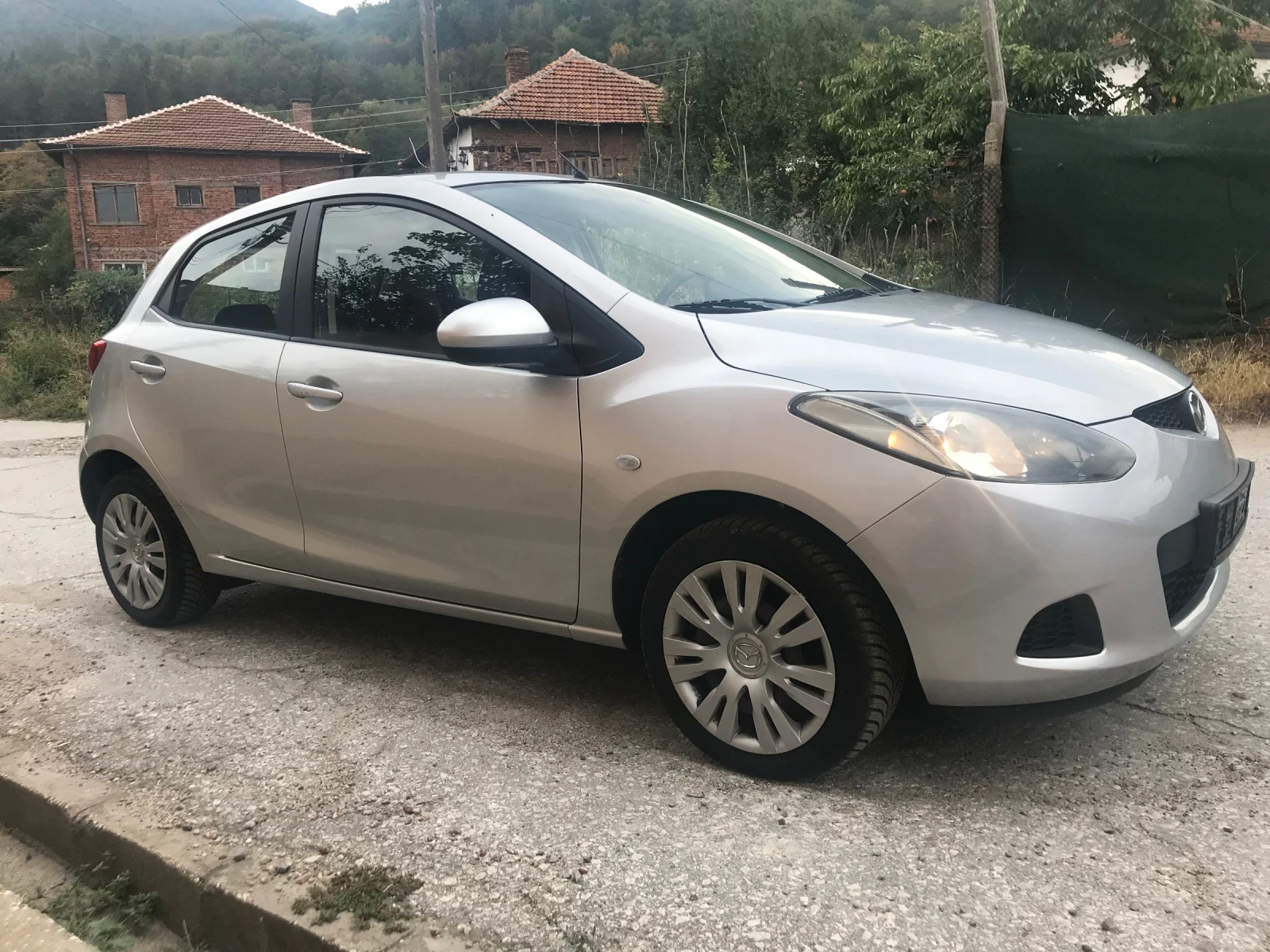 Mazda 2 1.5I AVTOMATIK - изображение 8